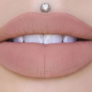 Mannequin Jeffree Star Velour Liquid Lipstick